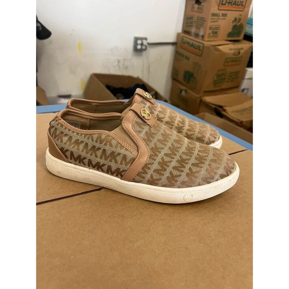 Michael Kors womenās slip on shoes size 5